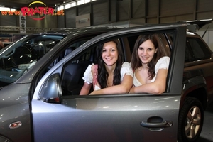 girls bei der automesse