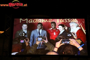 Alaba und Coca-Cola Truck