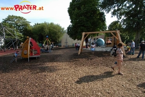 Riesenrad Spielplatz